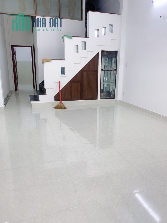 Chỉ 90 tr/m2 có ngay nhà 2 tầng ở ngay - Hẻm rộng - Sổ A4