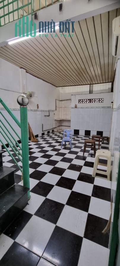 Bán nhà đường Trần Bình Trọng Quận 10 giá rẻ, giảm giá sâu, hẻm xe hơi