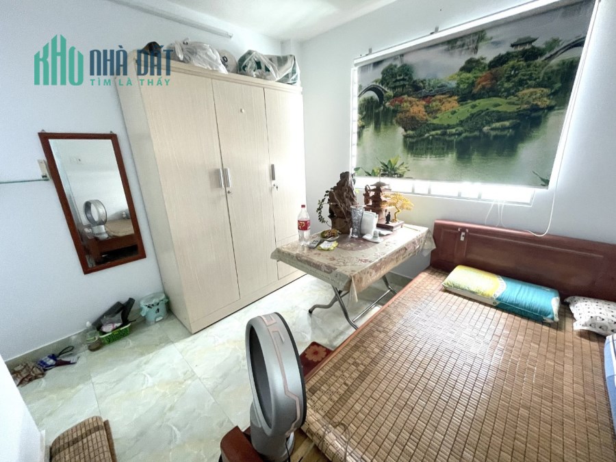 Bán nhà đường Cách Mạng Tháng 8 Quận 10 giá rẻ, giảm giá sâu, 4 tầng