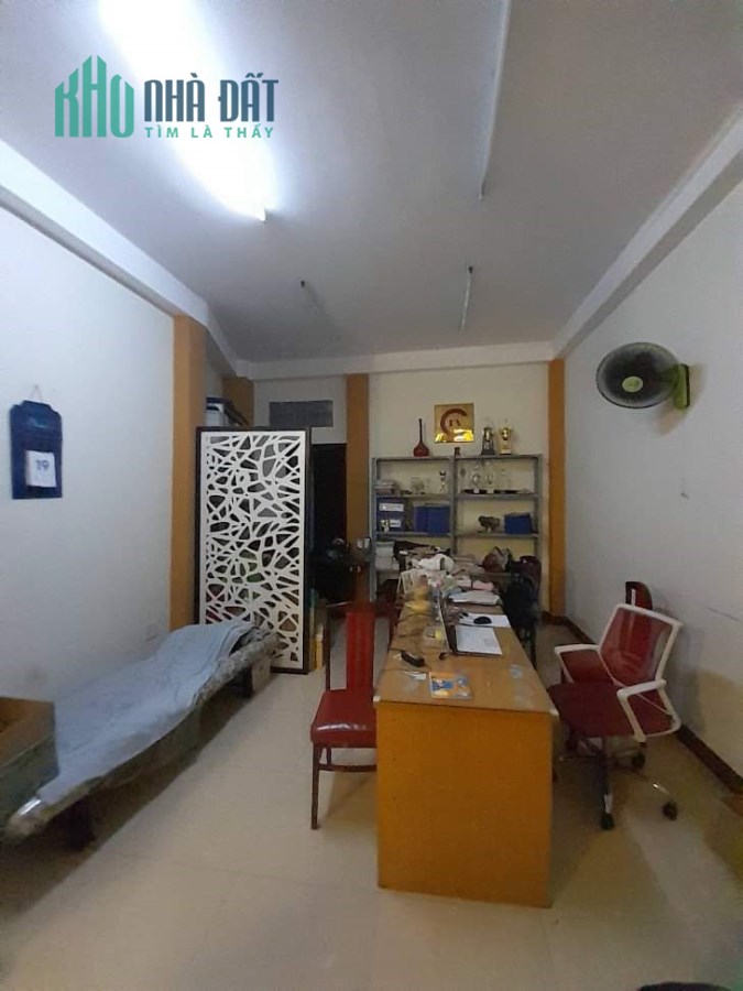 Bán Nhà HXT Lạc Long Quân, Ngay Chợ Vải Tân Bình, 71M2, Nở Hậu, 5 Tầng , Nhỉnh 12 Tỷ TL.