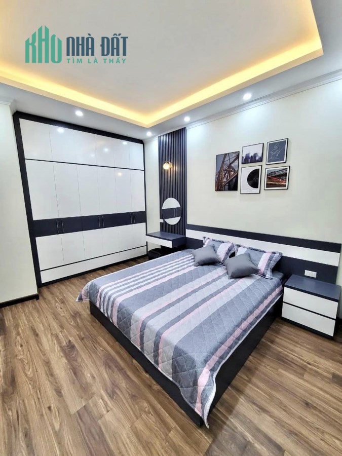 Bán nhà đường Chiến thắng Hà Đông DTSD 150m2 3.85 tỷ MỚI full nội thất
