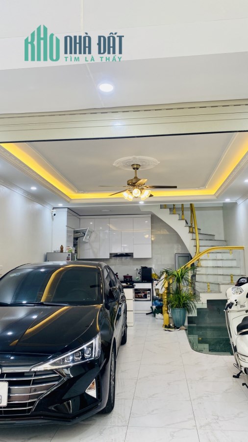 hàng hiếm, Nguyễn Văn Cừ diện tích 100m, ô tô vào nhà, ô tô thông, xây 7 tầng.