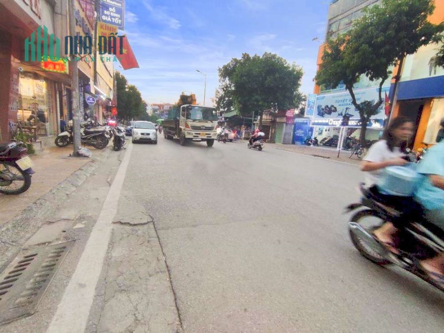 Bán nhà mặt phố Cao Lỗ 70m, vỉa hè kinh doanh cực tốt, 10 tỷ8