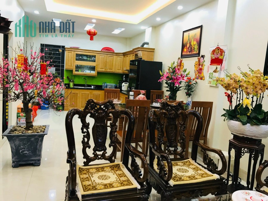 Bán nhà mặt phố Hồng Tiến - Kinh doanh đỉnh 