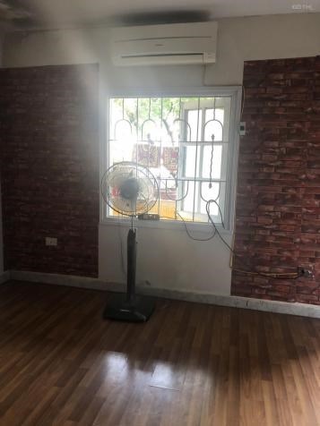 Chính chủ cần bán căn hộ tập thể view hồ Thành Công, tầng 3 - B1