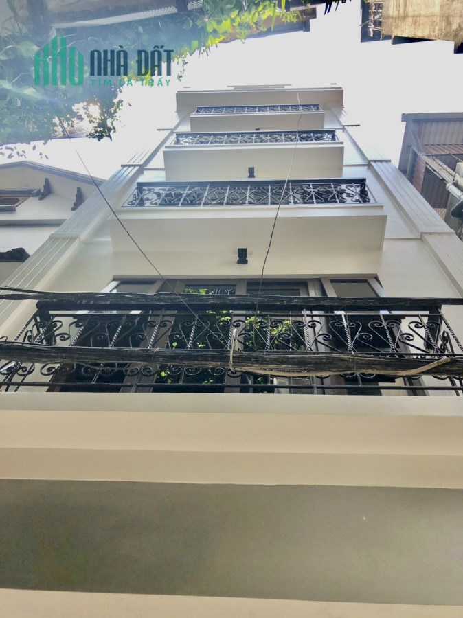 Bán nhà ngõ 67 phố Văn Cao dt 55 m2 x 5 t thang máy đẹp giá 8 tỷ