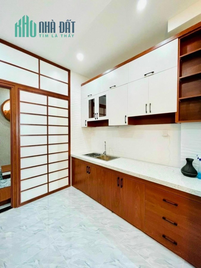 Tin nổi không, Nhà Ỷ La Dương Nội Hà Đông, Gần hồ, 32m giá chỉ 2.4 tỷ
