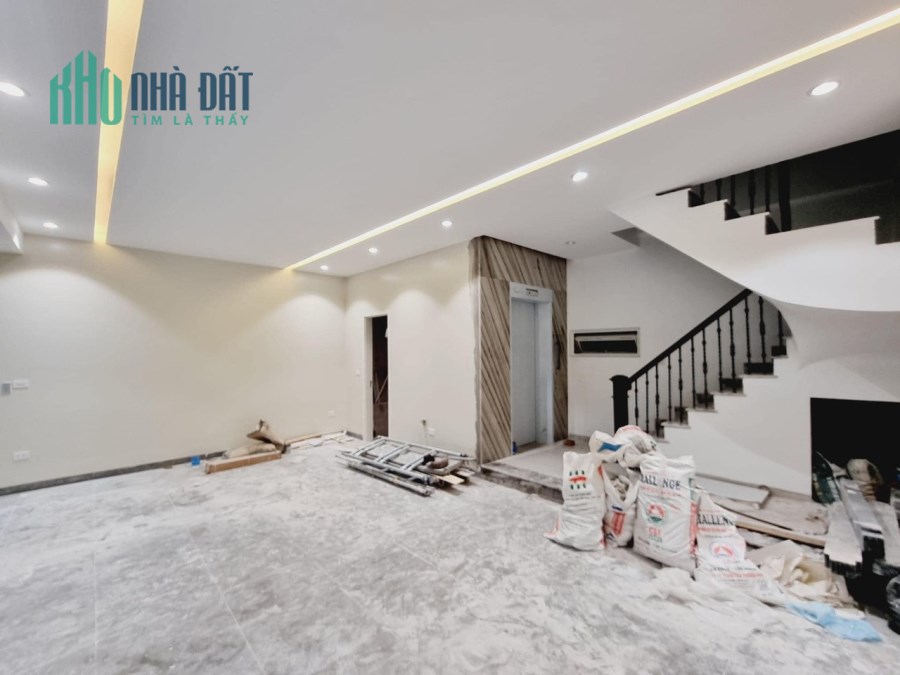 Siêu phẩm nhà Hoàng Cầu 50m2 xung quanh toàn quan chức