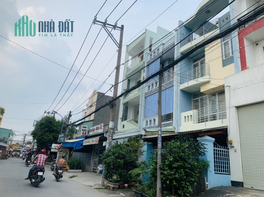 Bán nhà 1 trệt 3 lầu. MT kinh doanh, P. Linh Trung, dt 90m2, giá tốt