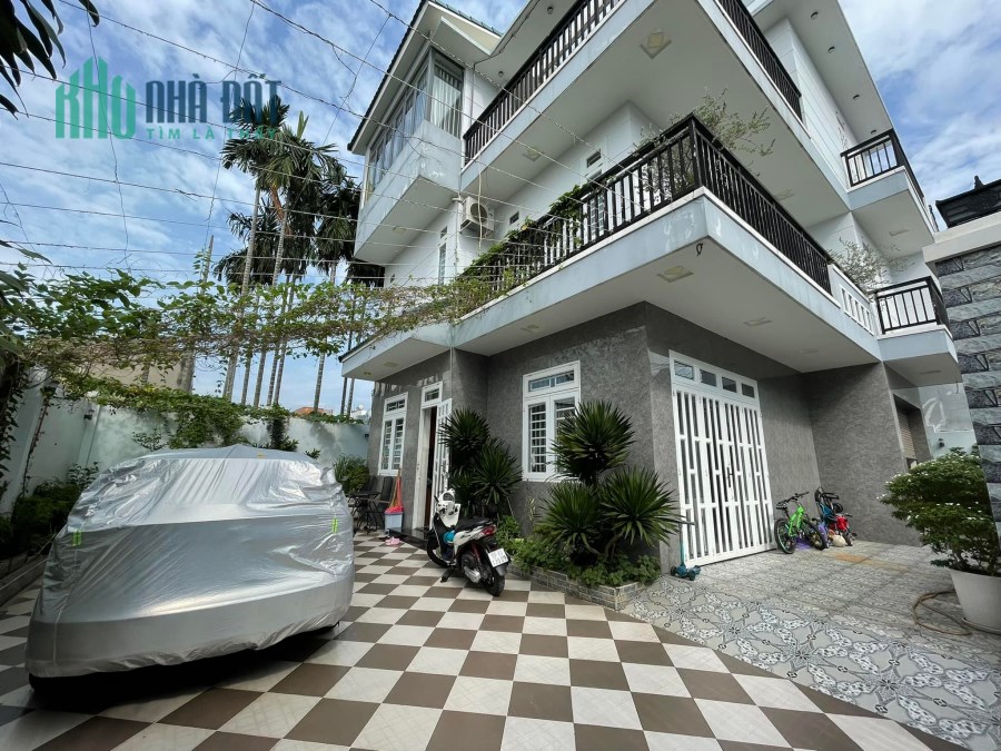 BIỆT THỰ 3T ,GIÁ NGỘP, NGANG 17.5M, DÀI 12M, NHỈNH 10TY

HẺM 7M,THẠNH LỌC 29, QUẬN 12