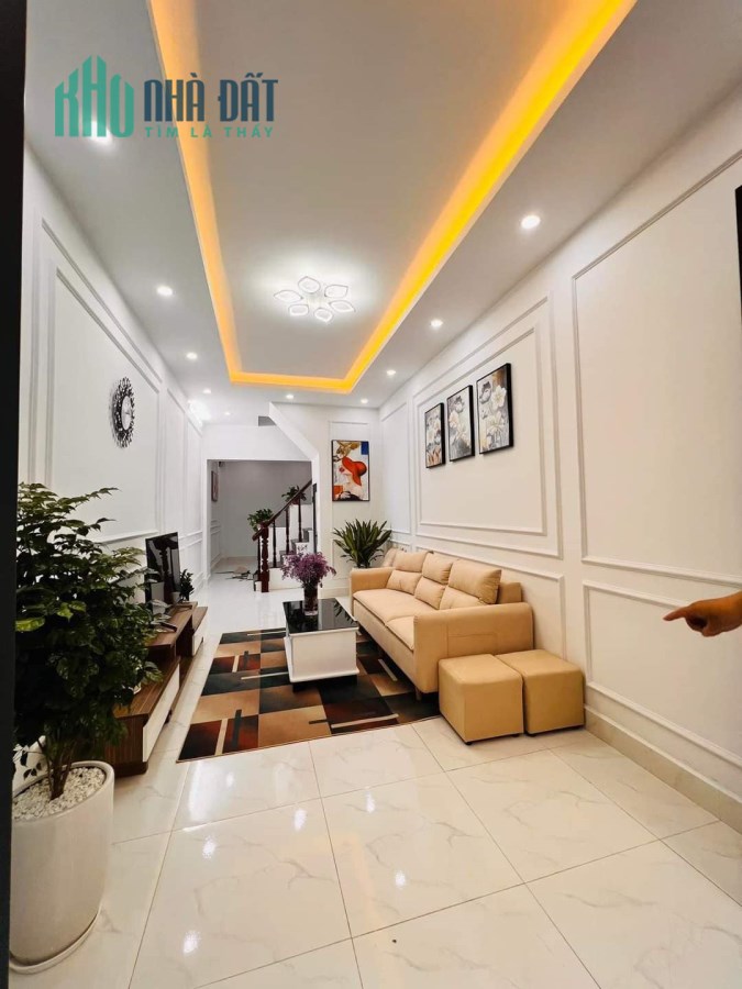 NHÀ XÃ ĐÀN , GẦN NGÃ 5 Ô CHỢ DỪA , 38M X 4T , NHỈNH 5 TỶ