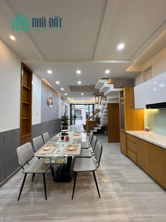 Bán nhà Lê Quang Đạo 65m2, 5 tầng, MT 4.7m, Nhà đẹp, Gần ô tô, Full nội thất, Ở sướng, Gía chỉ 4 tỷ.