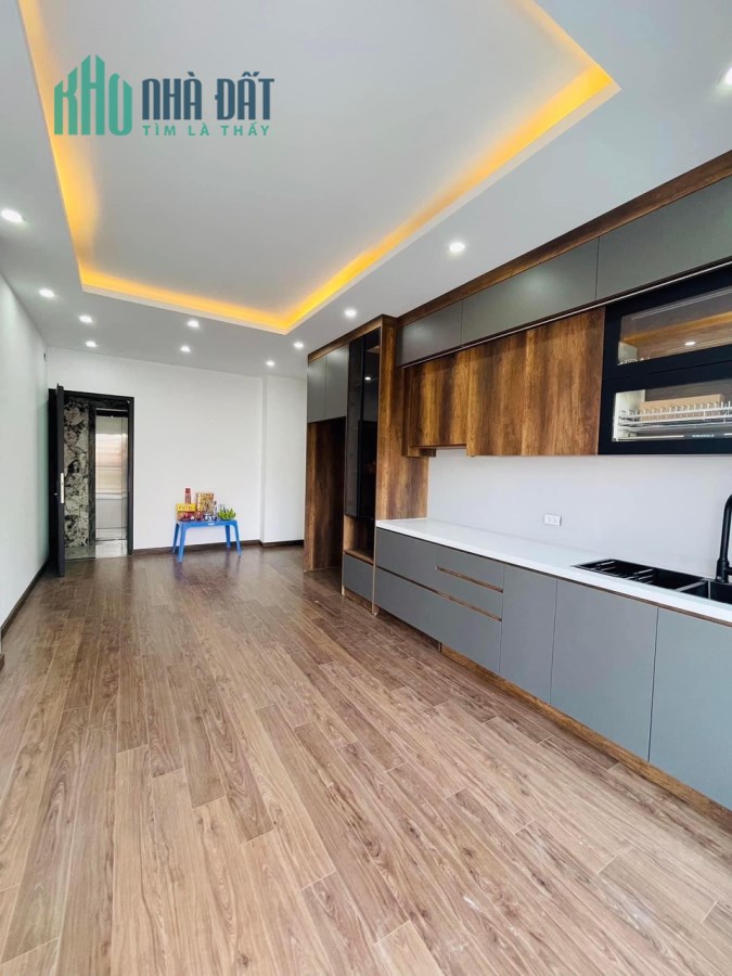 Chuyển sang nhà mới có căn nhà rộng 40m2 cần bán gấp tại Phùng Chí Kiên