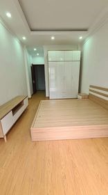 Quá hiếm bán nhà  mặt phố Nguyễn Chính vỉa hè kinh doanh dt 16m, chỉ 3 tỷ.