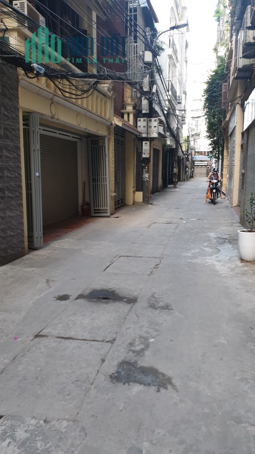 Bán nhà ngõ phố  Thịnh Quang,Thái Thịnh dt 65 m2 x 4 t ô tô đỗ cổng giá 7,3 tỷ