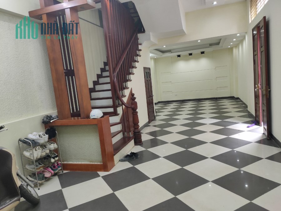 Bán nhà phân lô mặt ngõ 97 Văn Cao dt 62 m2 x 4,5 t còn đẹp giá 15,5 tỷ