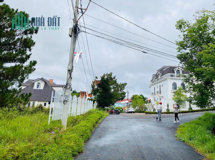 Cần bán gấp lô đất xây khách sạn trên đồi Huy Hoàng Phường 8, TP. Đà Lạt, giá 37,6 tỷ