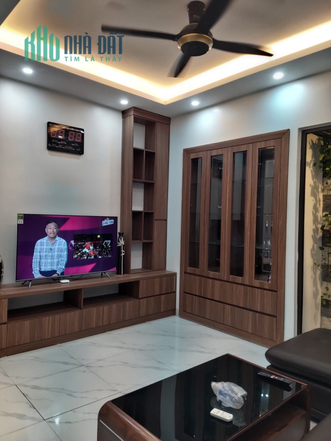 Bán nhà ngõ Phố Đào Tấn,Liễu Giai dt 55 m2 x 5 t thang máy mơí ô tô cách 30 m giá 8 tỷ