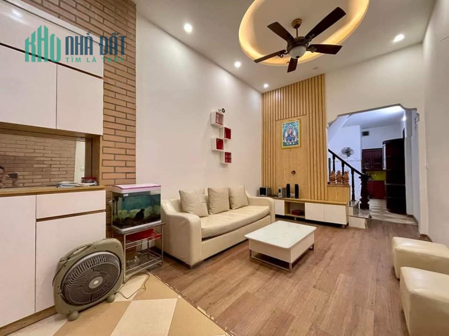 LÔ GÓC - VỪA MIẾNG HỢP LÝ - SẴN NHÀ Ở NGAY - HƯỚNG ĐÔNG NAM MÁT MẺ - CÁCH OTO ĐỖ 20M.