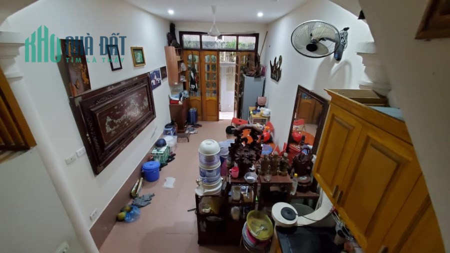Bán nhà Quan Hoa 23m2 x 4 tầng, 3m mặt tiền giá 1.75 tỷ ,Nhà hiện tại không sổ, giao dịch bằng vi