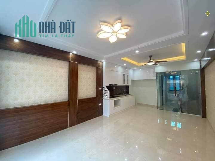 Bán nhà Yên Hoà , Cầu Giấy, 40m2, 4 tầng, mt 4.4m, giá 5.9 tỷ - LH 0877179639