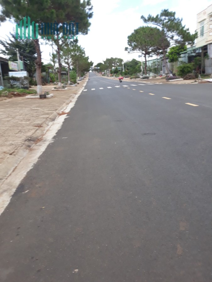 Cần Bán Gấp Lô Đất Đẹp Gía Đầu Tư Tại Thị Trấn Phú Hòa Huyện Chư Păh , Gia Lai