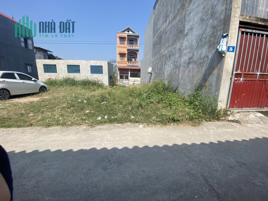 lô đất 2 mặt tiền . tại Xuân Bách - Quang Tiến - SS. diện tích 92m , đường  oto chánh , ngõ thông