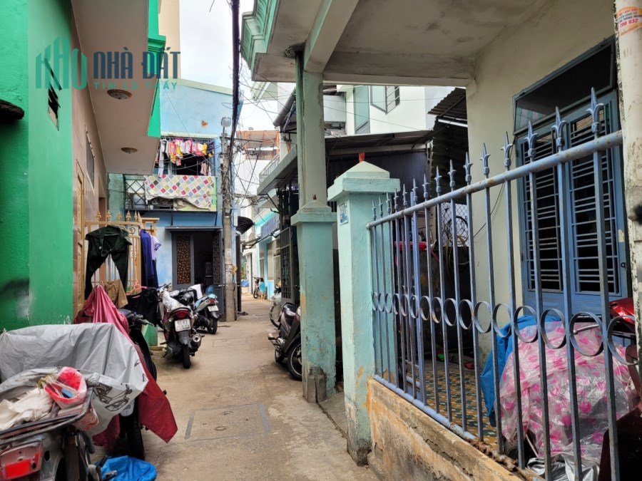 Chỉ  có 1 và  chỉ 1 - Phan Chu Trinh _ Hải  châu 1  bước ra phố
