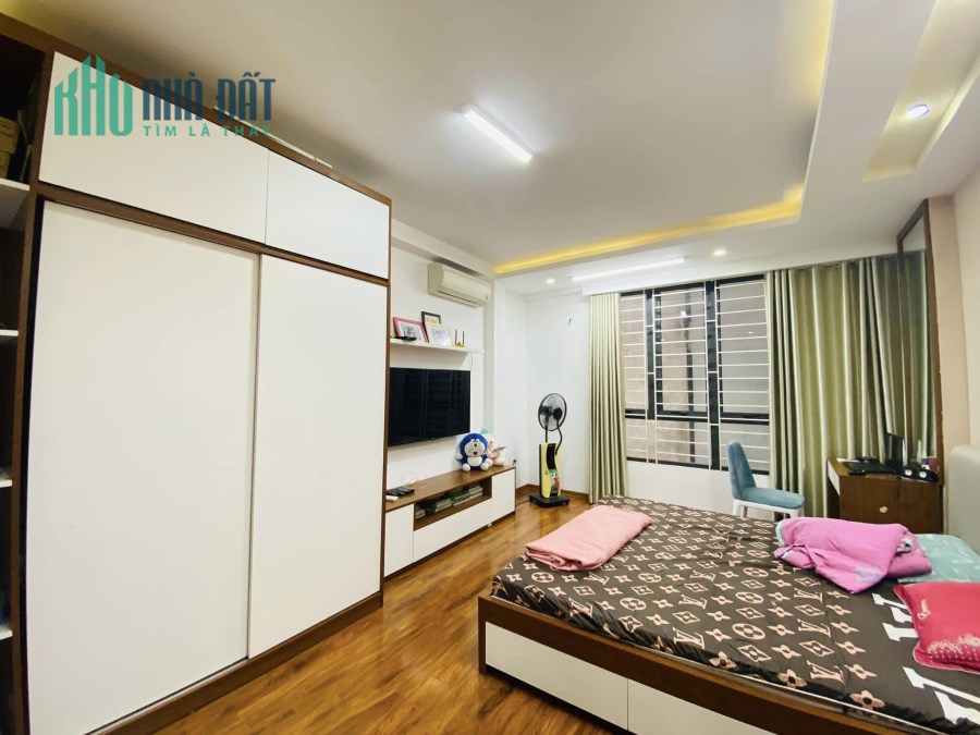 CỰC HIẾM! PHÂN LÔ VIP, Ô TÔ CON ĐỖ CỬA, NGUYỄN VĂN HUYÊN CẦU GIẤY, 63M2 CHỈ 8,6 TỶ