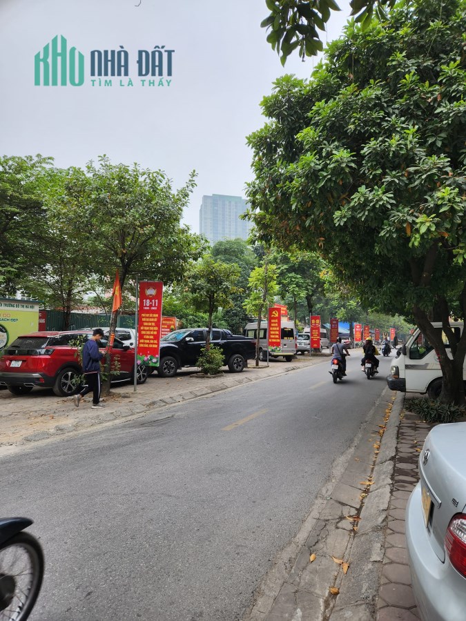 Bán nhà 150m2 mặt phố Lê Văn Lương Hà Nội kinh doanh 33 tỷ.