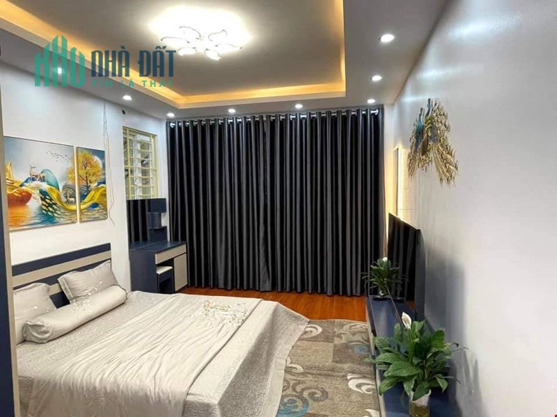 Bán CH tập thể Phố Đội Cấn giá 1.95 tỷ, 60m2, đủ nội thất , văn góc