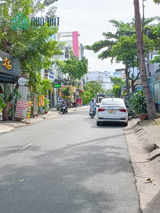 Bán Nhà Hòa Bình Tân Phú Đường 10M, Ngang 4.1M, 3 Tầng Nhỉnh 6 Tỷ