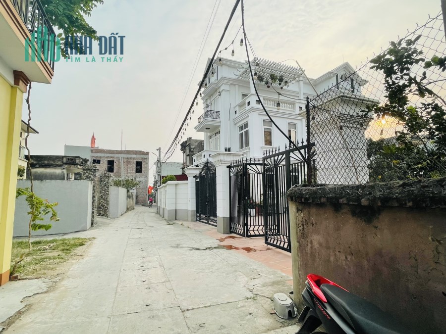 Lô góc 53m Lương Nỗ-Tiên Dương đường thông ô tô đỗ giá nhỉnh 2 tỷ