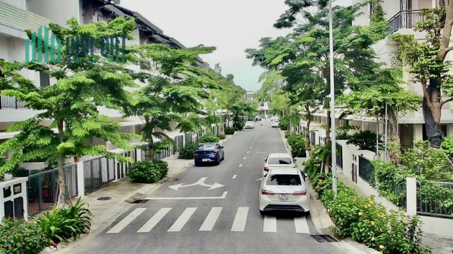 Chính chủ chuyển nhà sang biệt thự cần bán căn liên kề