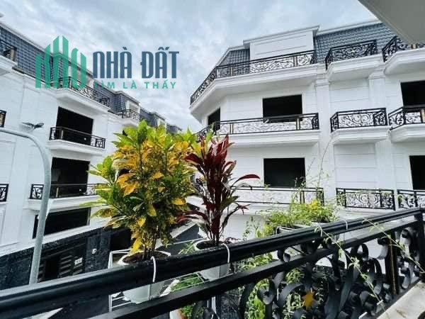 Mua nhà sang tặng ngay xế xịn chỉ có tại khu nhà phố Quận 12