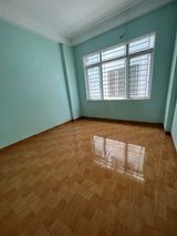 Quá đẹp chính chủ bán  nhà phố Việt Hưng ở ngay dt 36 , 5 tầng nhỉnh 3 tỷ