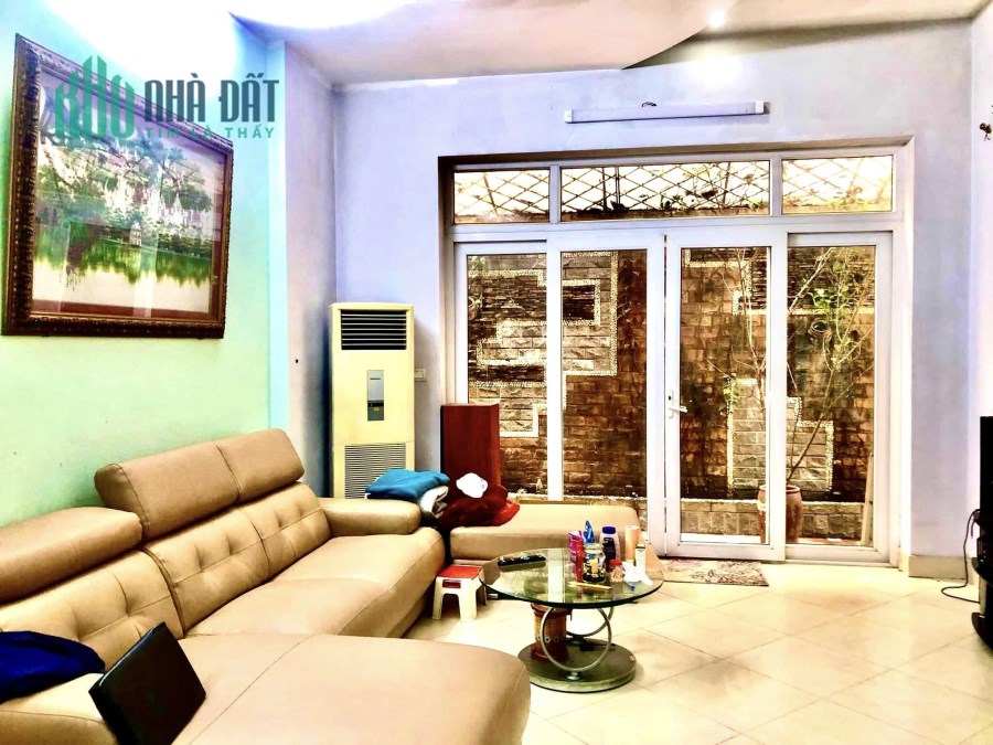 Cần bán gấp nhà phố Đội Nhân 101m2, 4T, mặt tiền 7m, vỉa hè rộng, ô tô tránh dừng đỗ ngày đêm