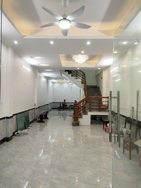 Chính chủ cho thuê cả nhà 4T mới toanh tại phố Quang Trung, TP.Việt Trì, 20tr/th; 0986738615