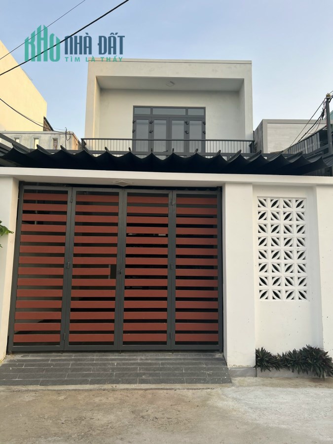 *Nhà Giá Rẻ Kiên Cố Kiệt Bê Tông 5.5m *