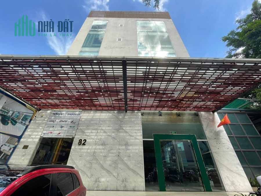 Mặt bằng trệt mặt tiền ngang gần 20m2 , vị trí trung tâm Quận 3 , trống bàn giao được liền.