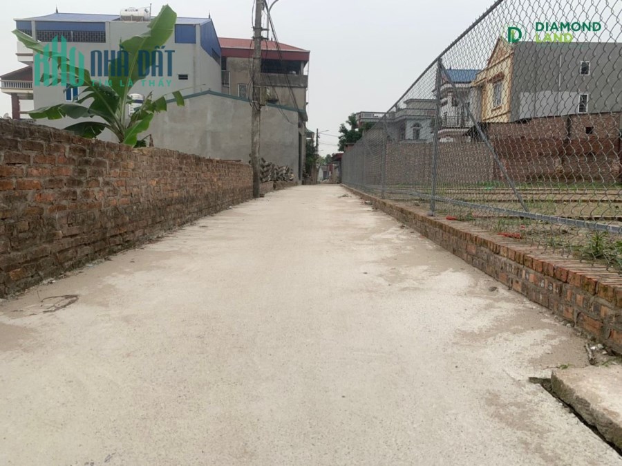 chủ ngộp ngân hàng bán gấp 60m tại Đình Trung - Xuân Nộn - Đông Anh. đường rộng ngõ thông