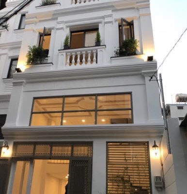 Bán nhà ở ngay trung tâm quận Hà Đông, 40m2, giá 4.5 tỷ.