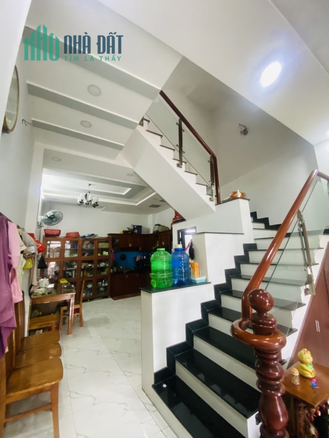 Nhà Ngon Đỉnh Top Hiệp Phú Quận 9. DTSD 65m2 Đúc 2T ở liền. Chốt 3.2 tỷ
