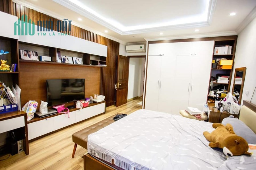 Bán gấp nhà phố Xã Đàn, ngõ nông ba gác, DTXD39,5m2, MT5,4m. 6 tỷ. 0338080356