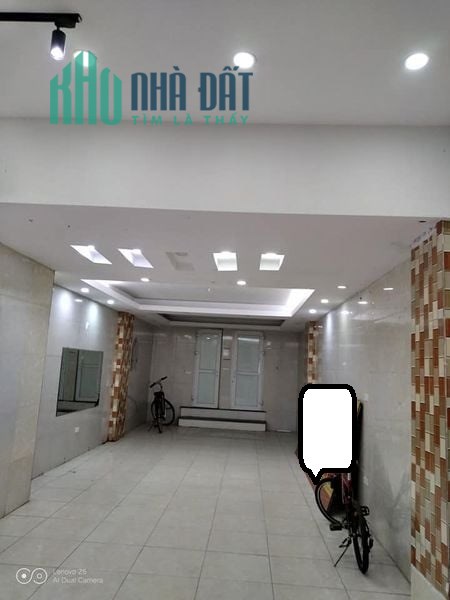 Giảm 2 tỷ. Cần bán gấp  nhà mặt phố Lạc Long Quân 66m2, 3T,vỉa hè, 2 mặt phố sau QH, kinh doanh