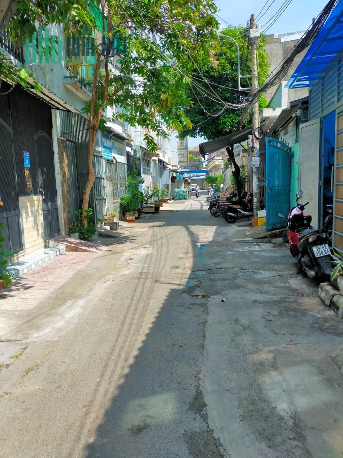 MẶT TIỀN , Ô TÔ DI CHUYỂN THOẢI MÁI. GẦN TÂN KỲ TÂN QUÝ .4X17 CHỈ 5.7 TỶ