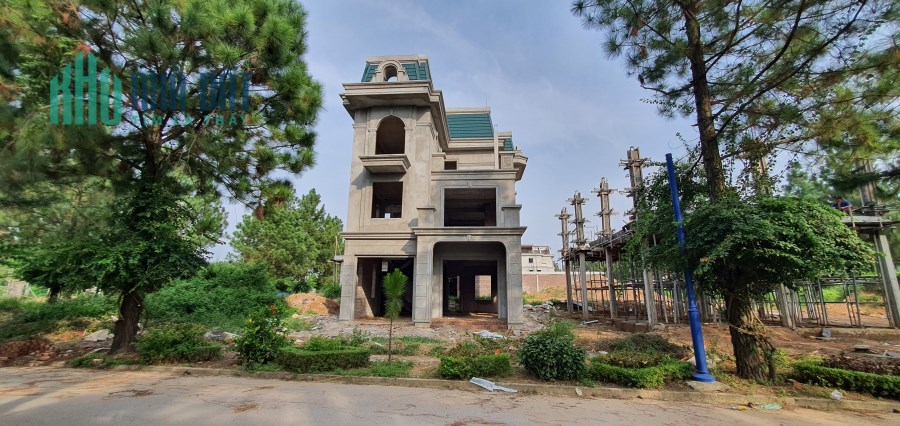 Nhà tôi muốn bán nhanh lô biệt thự The Phoenix Garden Đan Phượng khu C2 - 200m2