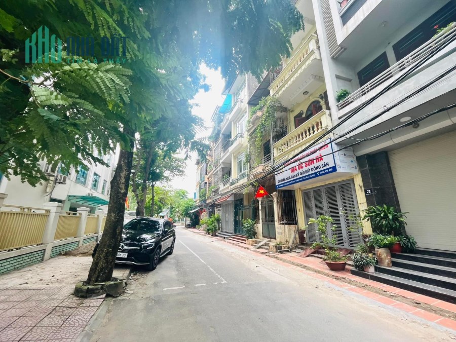 BÁN NHÀ 2 MẶT TIỀN SIÊU ĐẸP SIÊU VIP NGAY GIỮA TRUNG TÂM QUẬN NAM TỪ LIÊM NGAY TRÊN CON PHỐ NGUYỄN
