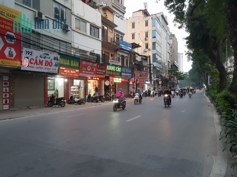 Nhỉnh 5 tỷ, mặt phố Tây Sơn, vỉa hè rộng, gần Ngã Tư Sở, kinh doanh vô địch