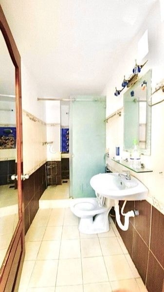 Hẻm 15 NGUYỄN NGỌC LỘC. DT: 4 x9m. 3 Lầu. 5.6  tỷ TL